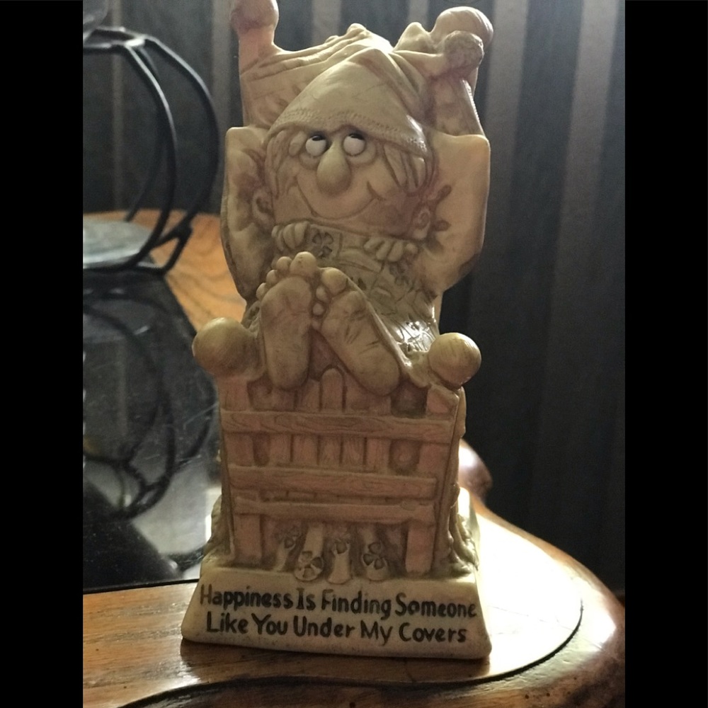 1970 W&R Berries Happiness is finding Someone Like You Under My Covers Figurine